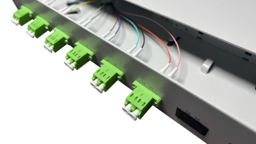 Preview: OV-06xLC-D OM5 19 Zoll Spleissbox 6xLC-D OM5 1HE/12/gr CSH 12Pgt 50/125 6Kup lindgrün