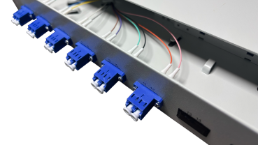 Preview: OV-06xLC-D SM 19 Zoll Spleissbox 6xLC-D SM 1HE/12/gr CSH 12Pgt 9/125 6Kup blau